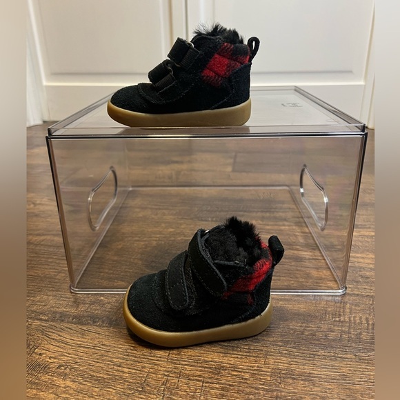 Ugg Pritchard Buffalo Plaid Infant Shoes/Boots Color Black/Red Size 0/1 XS - Picture 1 of 8